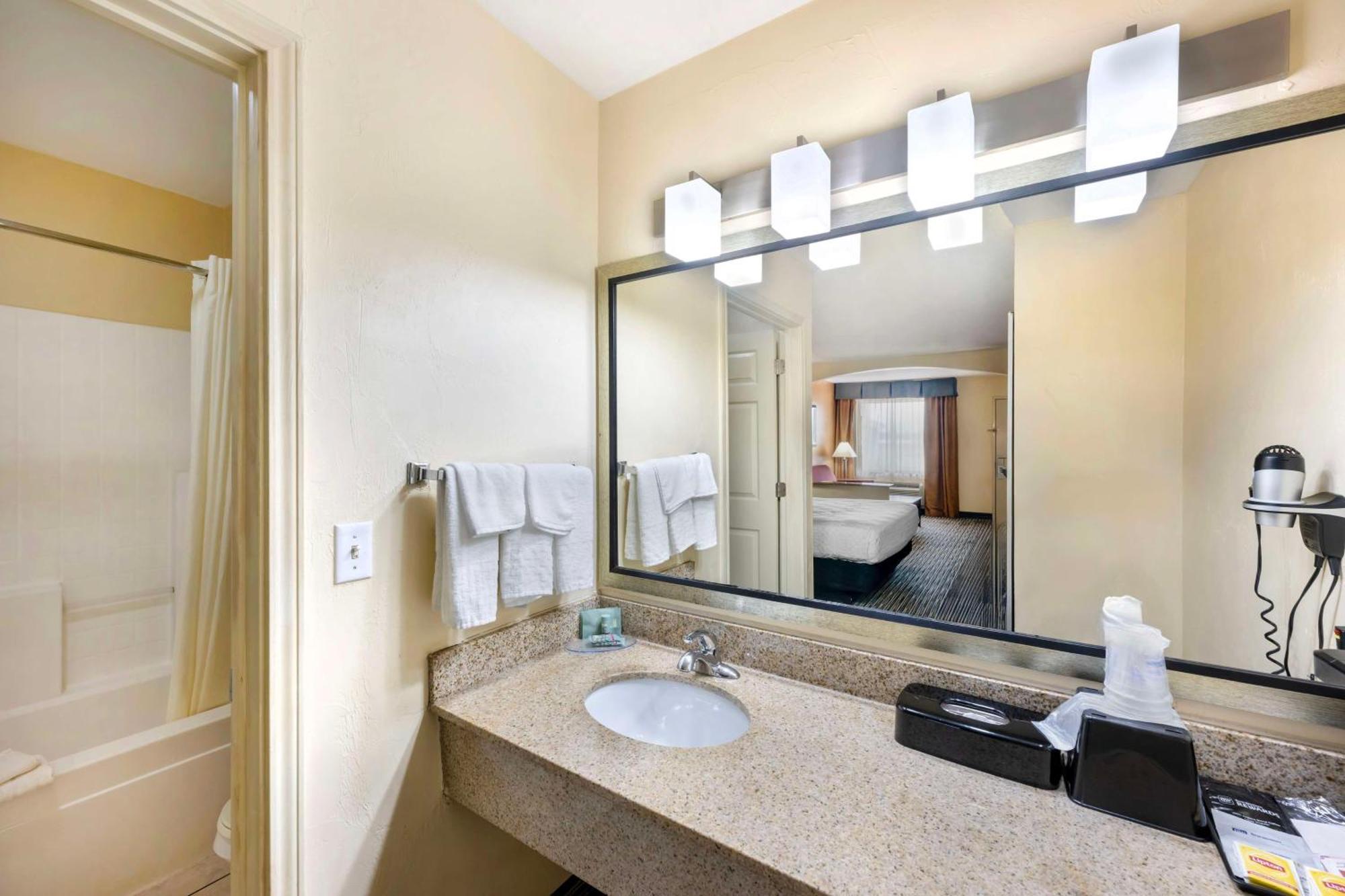 Best Western Snyder Inn Екстериор снимка